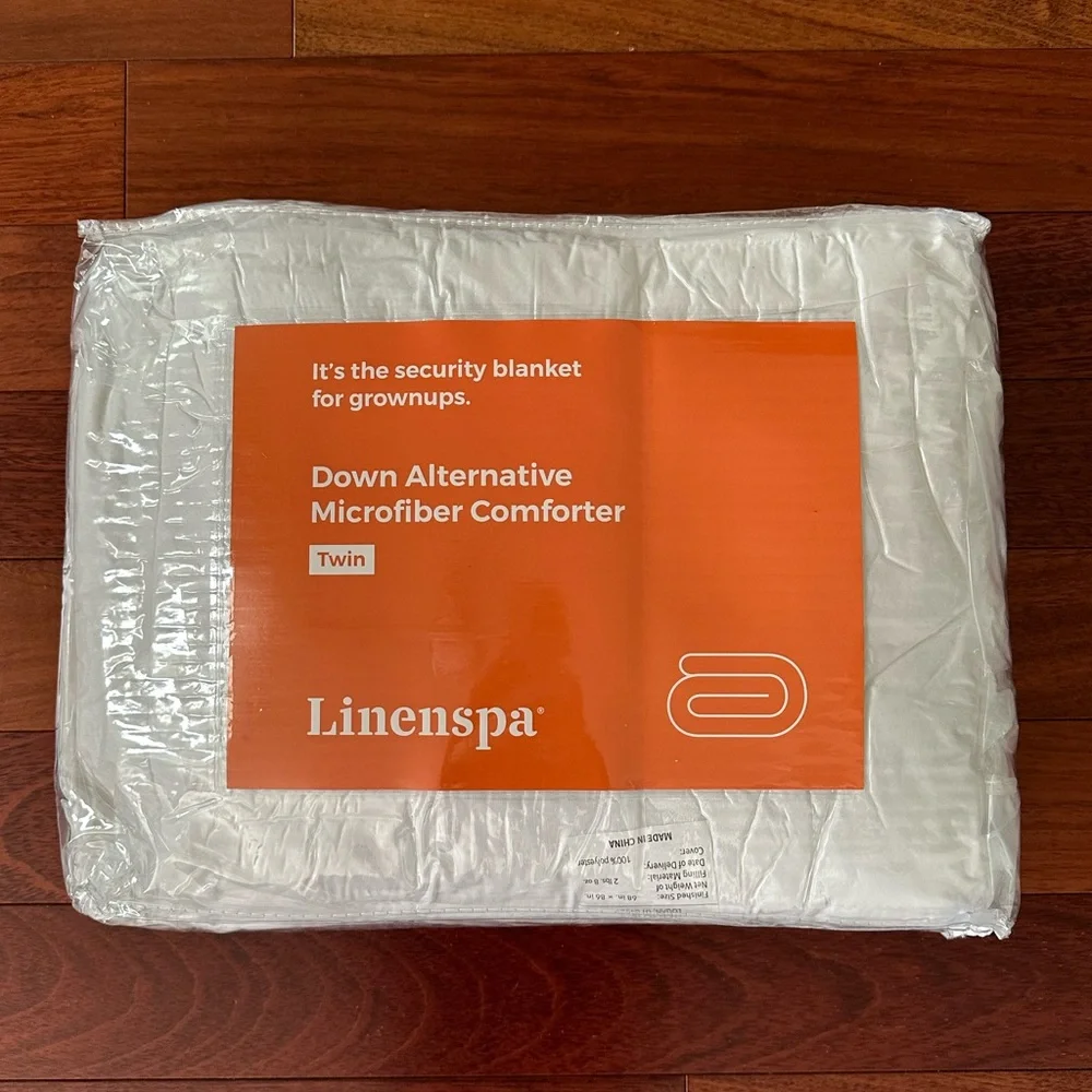 NWT Linen Spa Down Alternative Twin Comforter